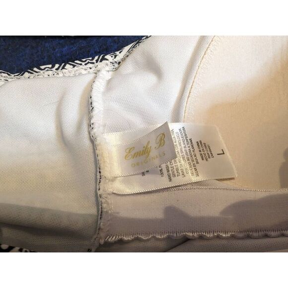 Emily B.  Padded one-piece swimsuit large - Picture 6 of 6